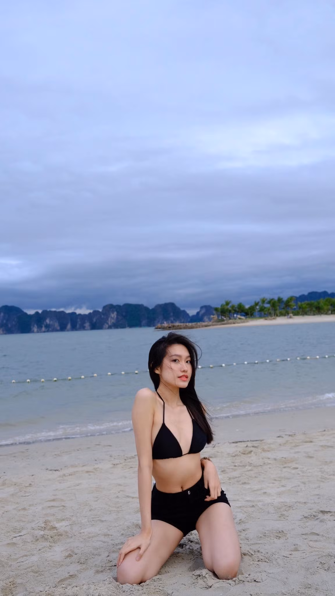 Sau khi vướng tin đồn hẹn hò Đoàn Văn Hậu, người đẹp họ Doãn trở nên gợi cảm hơn bội phần. Ảnh: Tổng hợp