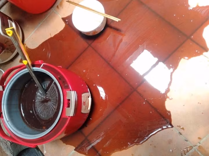 Mua nồi cơm điện nhưng lại thích đem đi nấu chè và cái kết lênh láng.