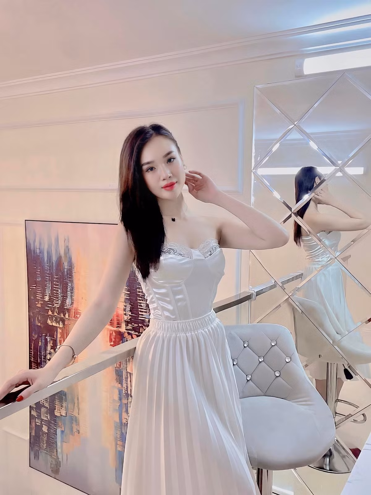 Nhìn vào trang cá nhân của Ngọc Mai hiện tại, bạn sẽ trầm trồ ít nhiều vì loạt khoảnh khắc lung linh cô nàng chia sẻ.
