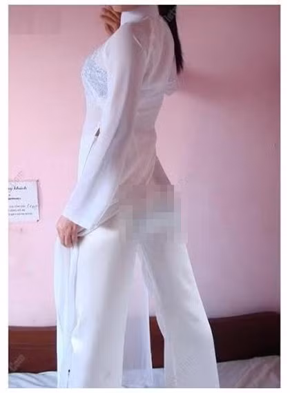 Đây không phải lần đầu tiên, sự biến tấu, phá cách trong việc diện trang phục truyền thống lại nhận về nhiều phản hồi tiêu cực như vậy.