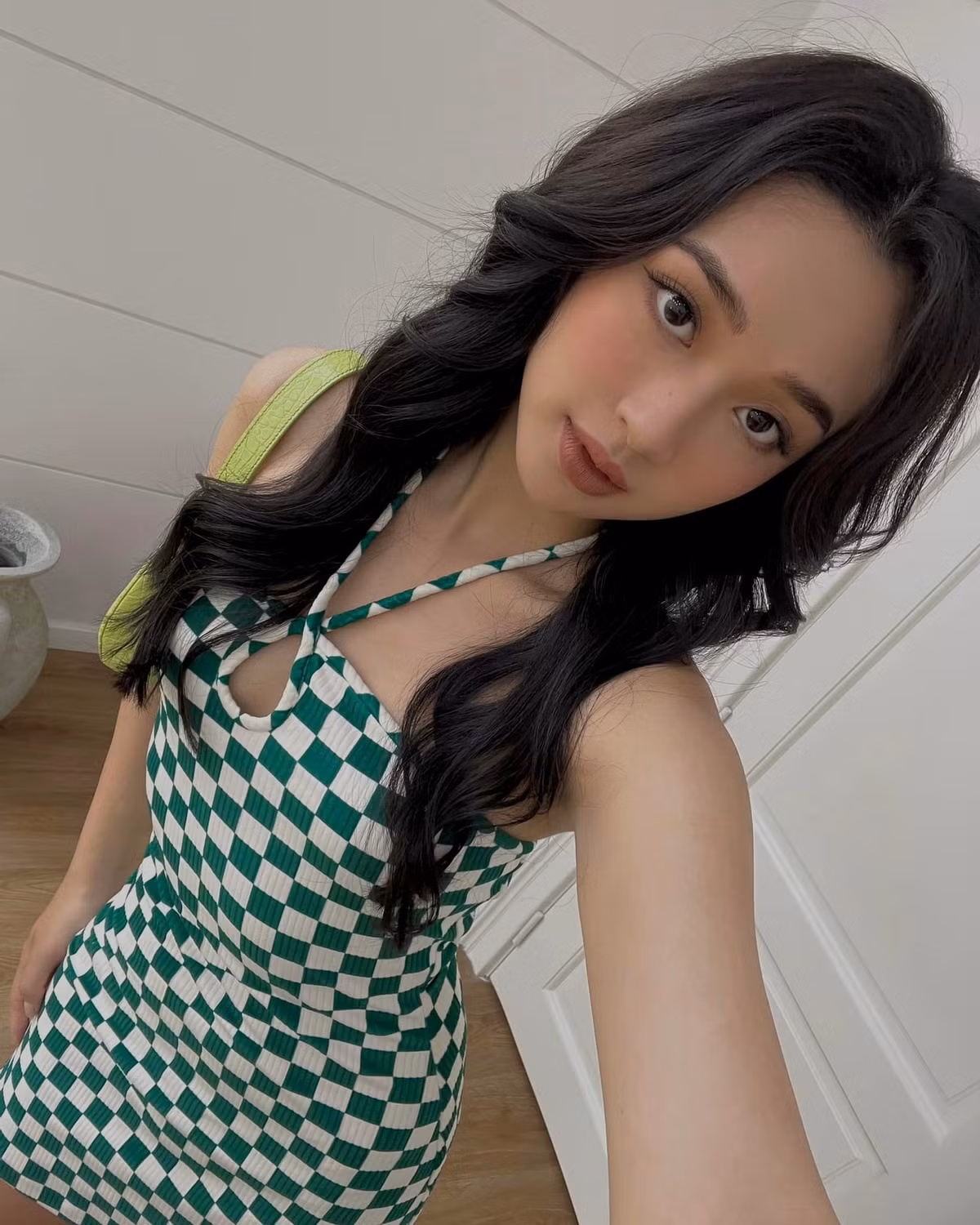 Ngay khi chương trình lên sóng, cái tên Thảo Trang nhanh chóng gây chú ý, mà phần lớn nhiều người quan tâm vì nhan sắc nổi bật của cô.