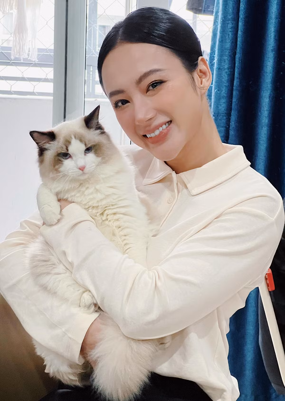 Ở độ tuổi gần 30, Angela Phương Trinh vẫn sở hữu vẻ đẹp không tì vết, được netizen ngưỡng mộ.
