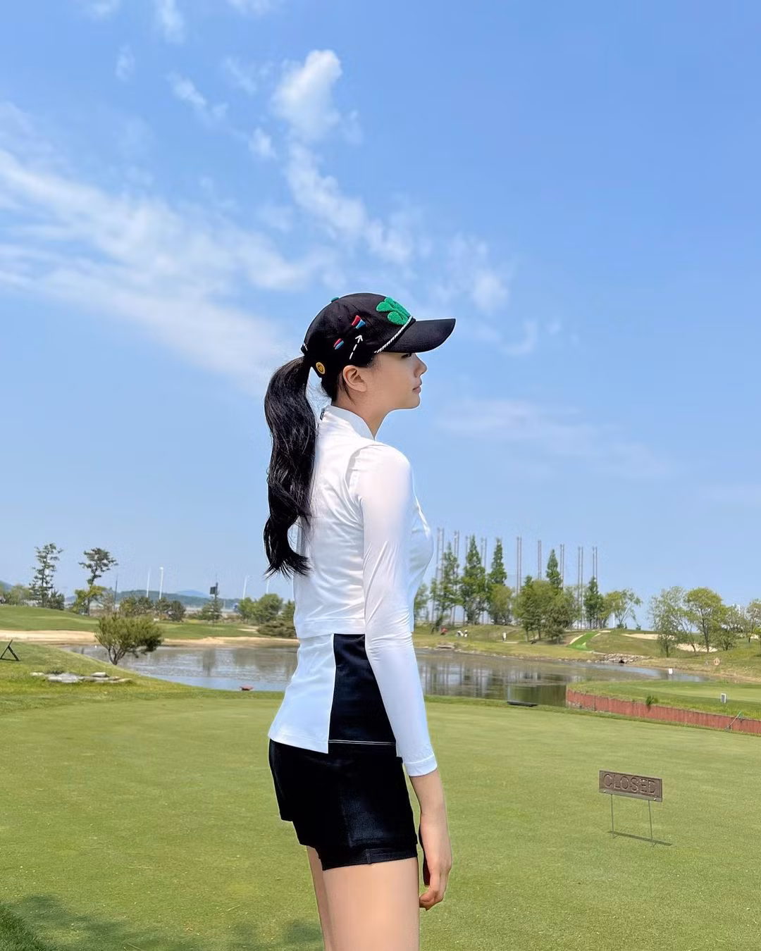 Hiện tại, cô còn phát triển kênh YouTube cá nhân có gần 50 nghìn người theo dõi.