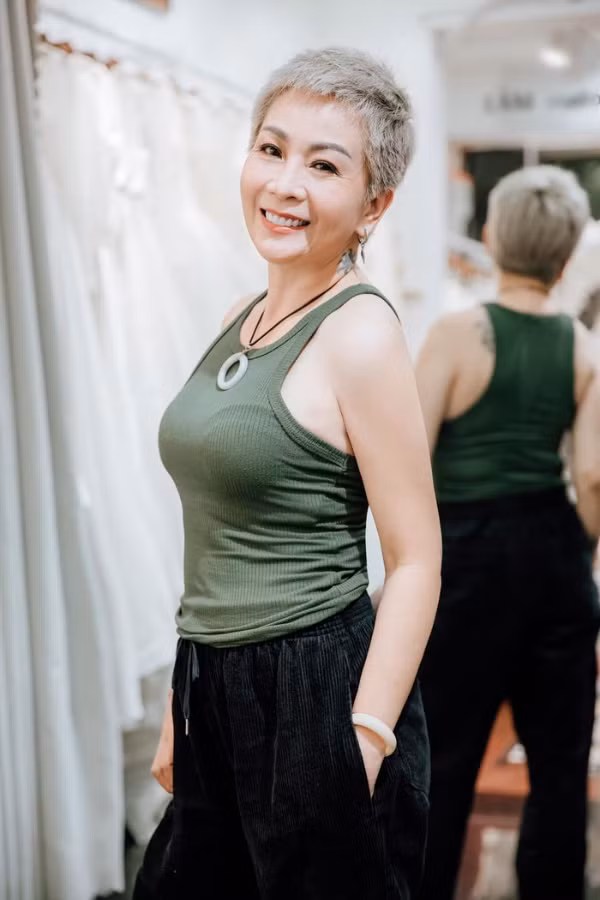 Trên kênh riêng, nữ TikToker thường đăng tải các video tập luyện, chủ yếu là những bài tập squat, nhảy theo nhạc, plank hay chạy bộ...