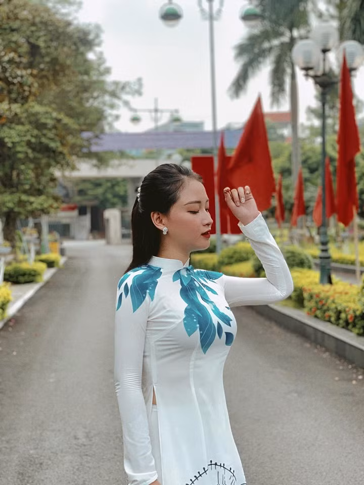 Thái Hà từng tham gia các mùa Giai điệu tuổi hồng và đạt giải Nhất cuộc thi này hồi năm 2015 tại Đà Nẵng. Trải qua 3 năm đại học, nữ sinh này đã thu về cho mình nhiều kinh nghiệm chuyên môn sau những lần tham gia hoạt động nghệ thuật hợp tác và chương trình lớn của Bộ Quốc Phòng cũng như các MV ca nhạc.