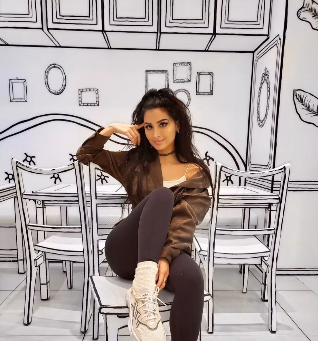 Nhiều người cho biết việc họ lựa chọn theo dõi SSSniperWolf hoàn toàn không phải khả năng chơi game mà là do nhan sắc cực kỳ thu hút của cô nàng.