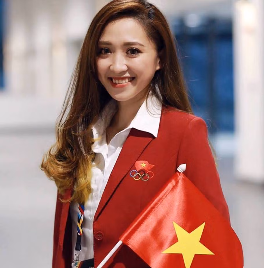 Sở hữu nhan sắc không đối thủ tại SEA Games 2019, Nguyễn Thu Hà (SN 1988), HLV thể dục nghệ thuật đang là cái tên được nhiều người quan tâm vì quá xinh đẹp.