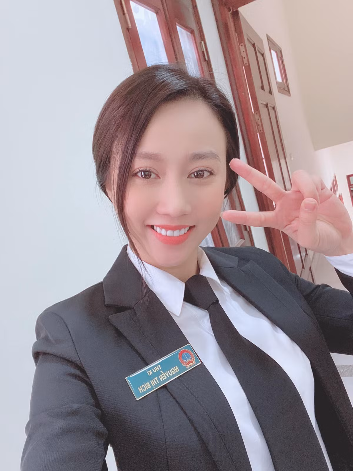 Hồng Loan từng góp mặt vào rất nhiều dự án phim truyền hình như Tiệm ăn dì ghẻ, Mạc gia ký, Cung đường tội lỗi, Mắt nai, Ác thú vô hình, Chữ trinh, Như khúc tình ca,....