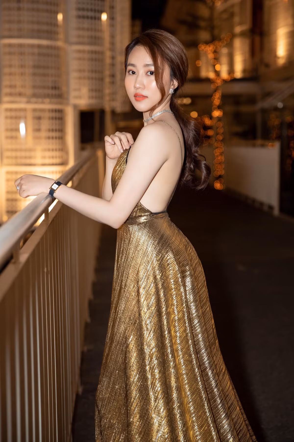 Nữ diễn viên cho biết cặp đôi cần thêm thời gian tìm hiểu trước khi yêu nhau. Mẹ cô rất ủng hộ mối quan hệ này và muốn cô dẫn Tiến Linh về nhà chơi.