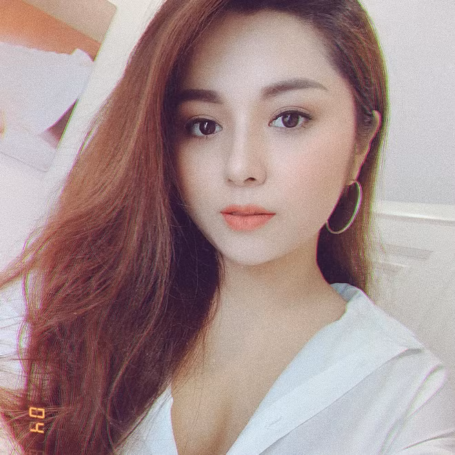Thời gian gần đây, khi bệnh tình trở nặng, buộc phải nghỉ việc để nhập viện điều trị, Diệu Linh mới chia sẻ tình hình sức khỏe của bản thân khiến ai nấy đều thương cảm.