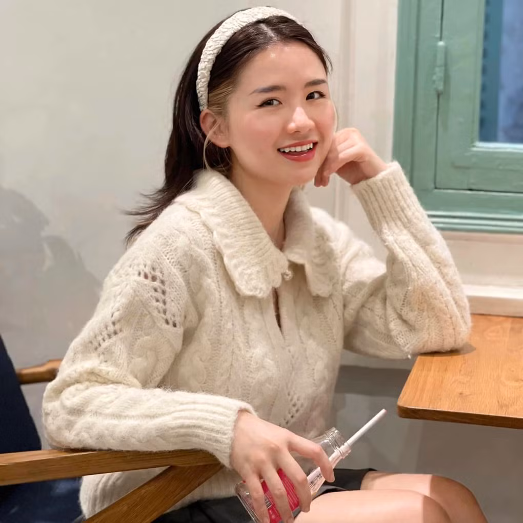 Hoàng Hậu Phương Đông (SN 1995, Hà Nội) là cựu sinh viên chuyên ngành Chính trị Quốc tế và Ngoại giao, Học viện Ngoại giao. Cô gây ấn tượng với cộng đồng mạng khi có cái tên lạ, từng giành giải thưởng "Nữ sinh viên tài năng" và lọt top 5 tại cuộc thi "Nữ sinh viên Việt Nam duyên dáng" năm 2016.