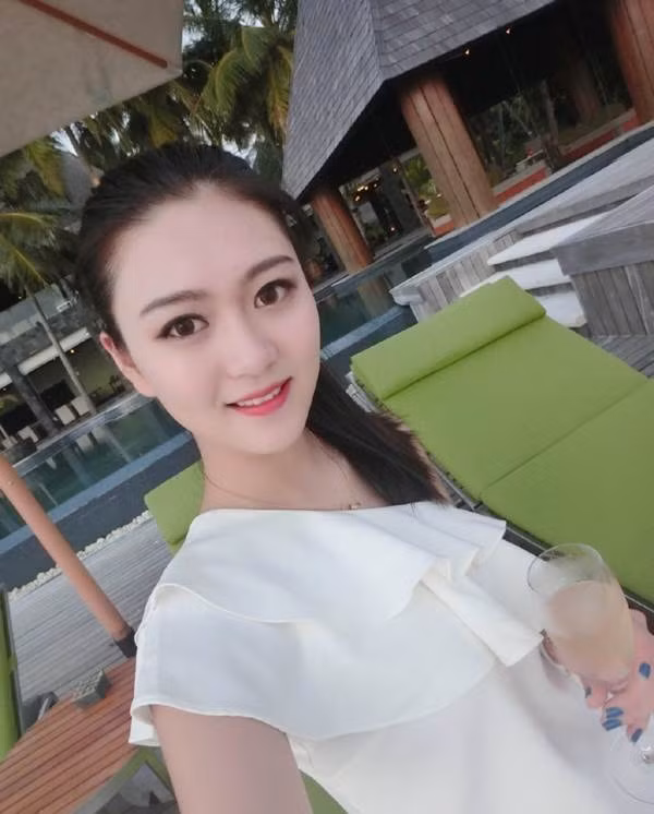 Tuy chỉ mới 18 tuổi nhưng cô nàng đã sở hữu chuỗi giải thưởng trong các cuộc thi nhan sắc khá ấn tượng.