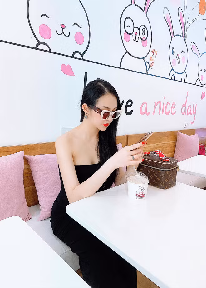 Cựu hot girl Hà thành cũng trở thành bà chủ của chuỗi spa làm đẹp, kinh doanh mỹ phẩm, cửa hàng ẩm thực...