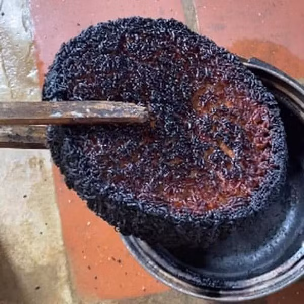 Món ăn hắc ám.