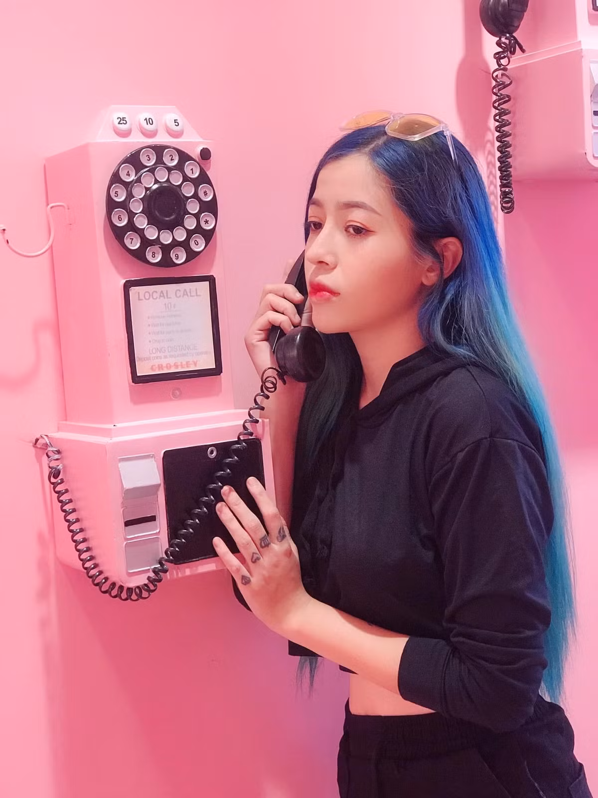 Cô nàng xinh đẹp này còn chứng tỏ mình là cô nàng đa tài khi vừa có năng khiếu diễn xuất, hát hay cùng khả năng vũ đạo cực kì ổn.