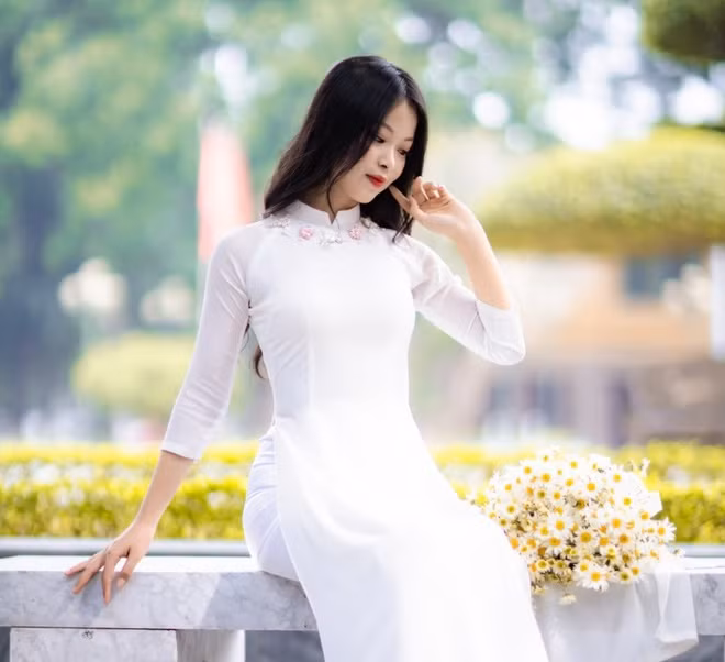 Được biết ngoài giờ học trên lớp Trâm còn nhận dạy thêm các lớp gia sư Toán để thỏa mãn niềm đam mê đứng lớp của bản thân.