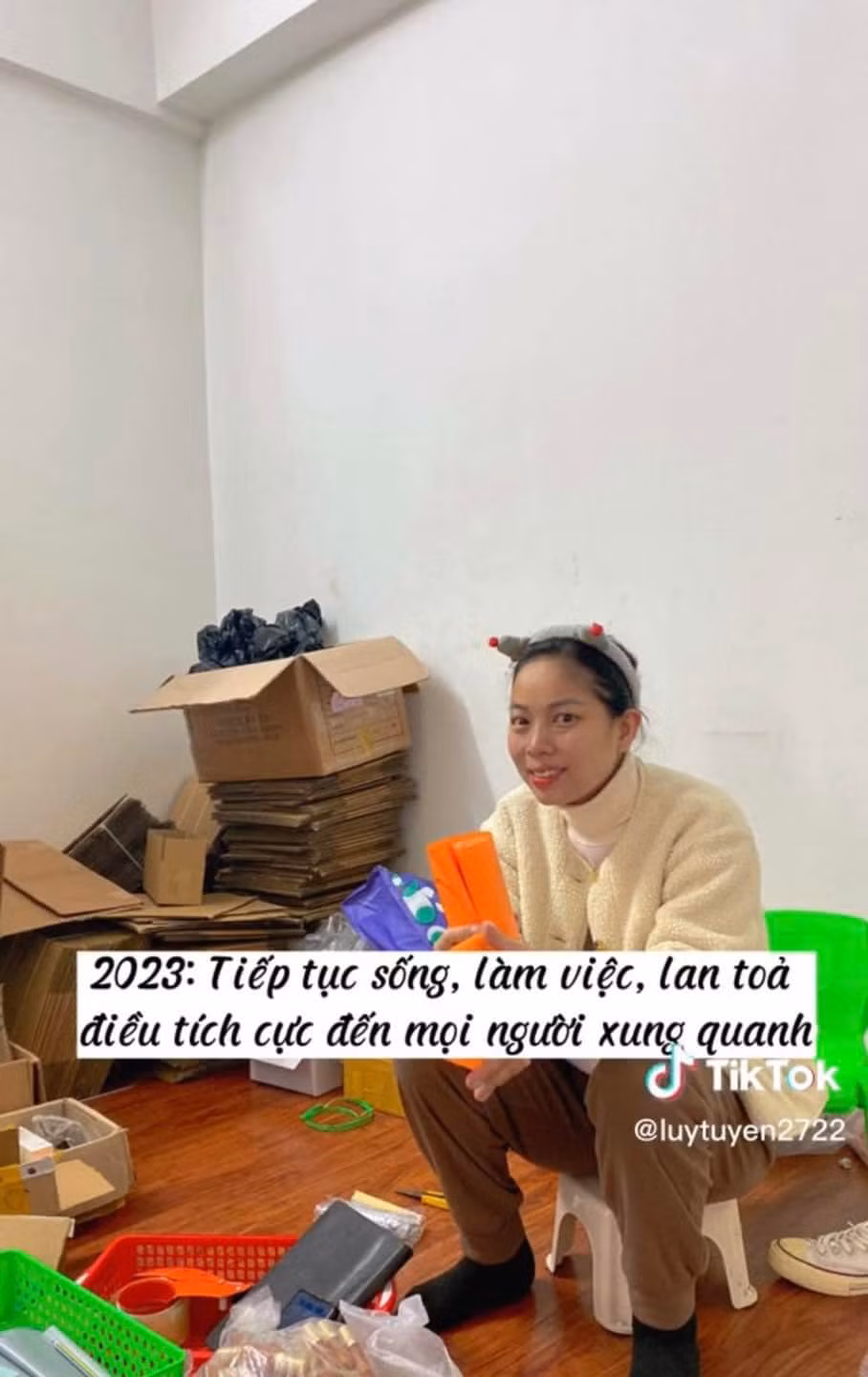 Đoạn video đang viran trên Tiktok này là do chị Tuyền nhờ cháu gái làm, chia sẻ câu chuyện và hành trình 7 năm chống chọi bệnh tật lên mạng xã hội. Đoạn video thu hút hàng trăm nghìn lượt yêu thích và bình luận.