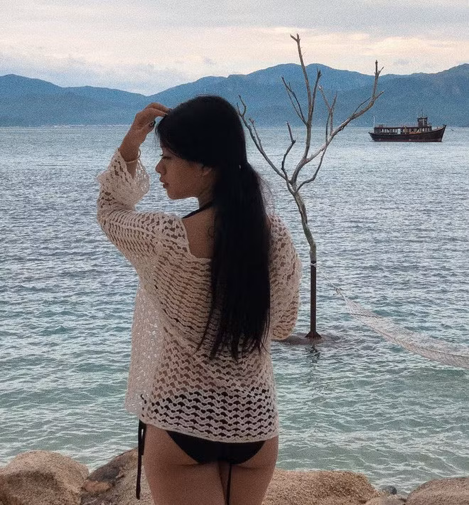 Cô cũng thường cập nhật những hình ảnh cuộc sống lên trang cá nhân.