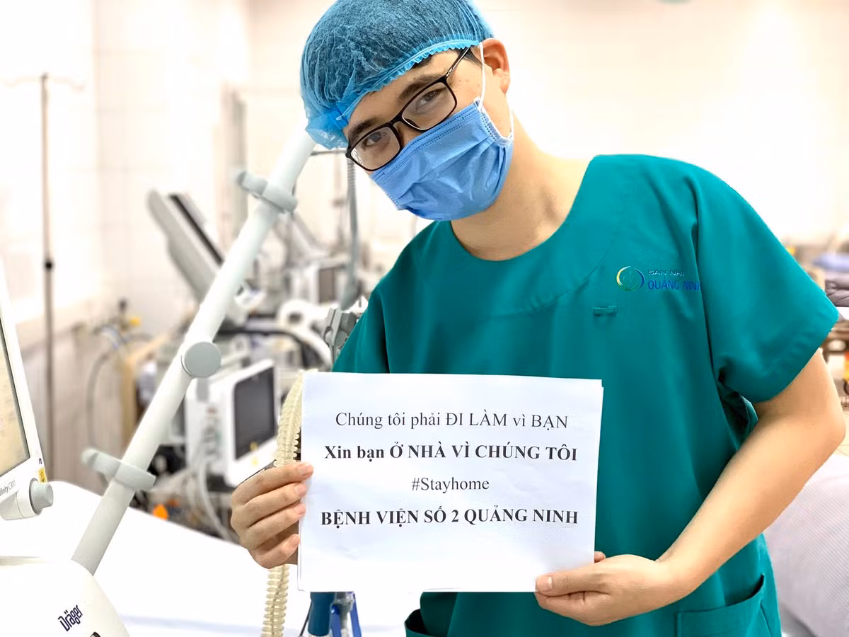 Không chỉ có bác sĩ Hùng, tất cả các nhân viên y tế tại Bệnh viện Sản nhi Quảng Ninh đều có ý thức chống dịch, tuyên truyền để người dân cùng chung tay đẩy lùi COVID-19.