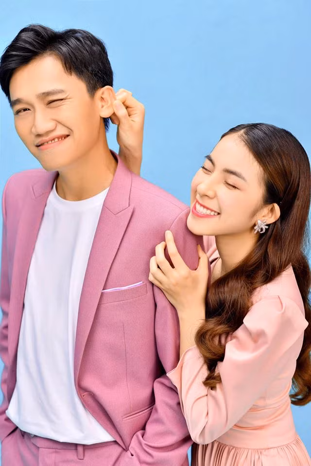 Thời gian gần đây, hot girl "Nhà trọ Balanha" Trần Vân nhận được sự quan tâm đặc biệt từ phía khán giả bởi nhan sắc trong trẻo, dịu dàng.