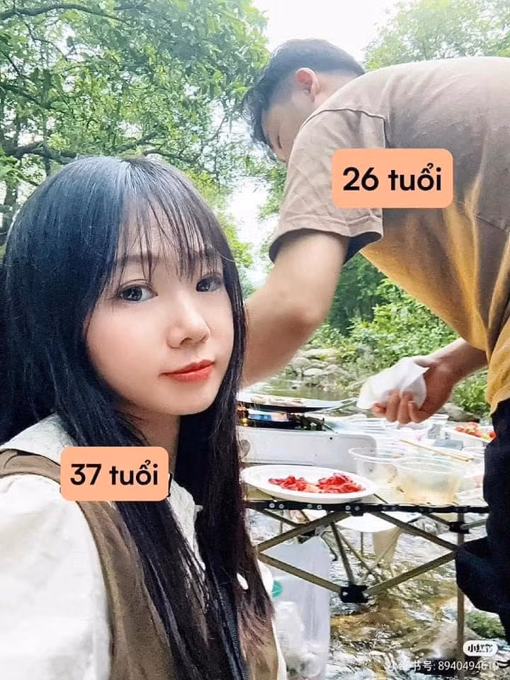 37 tuổi những vẫn được làm công chúa của anh chồng 26 tuổi.