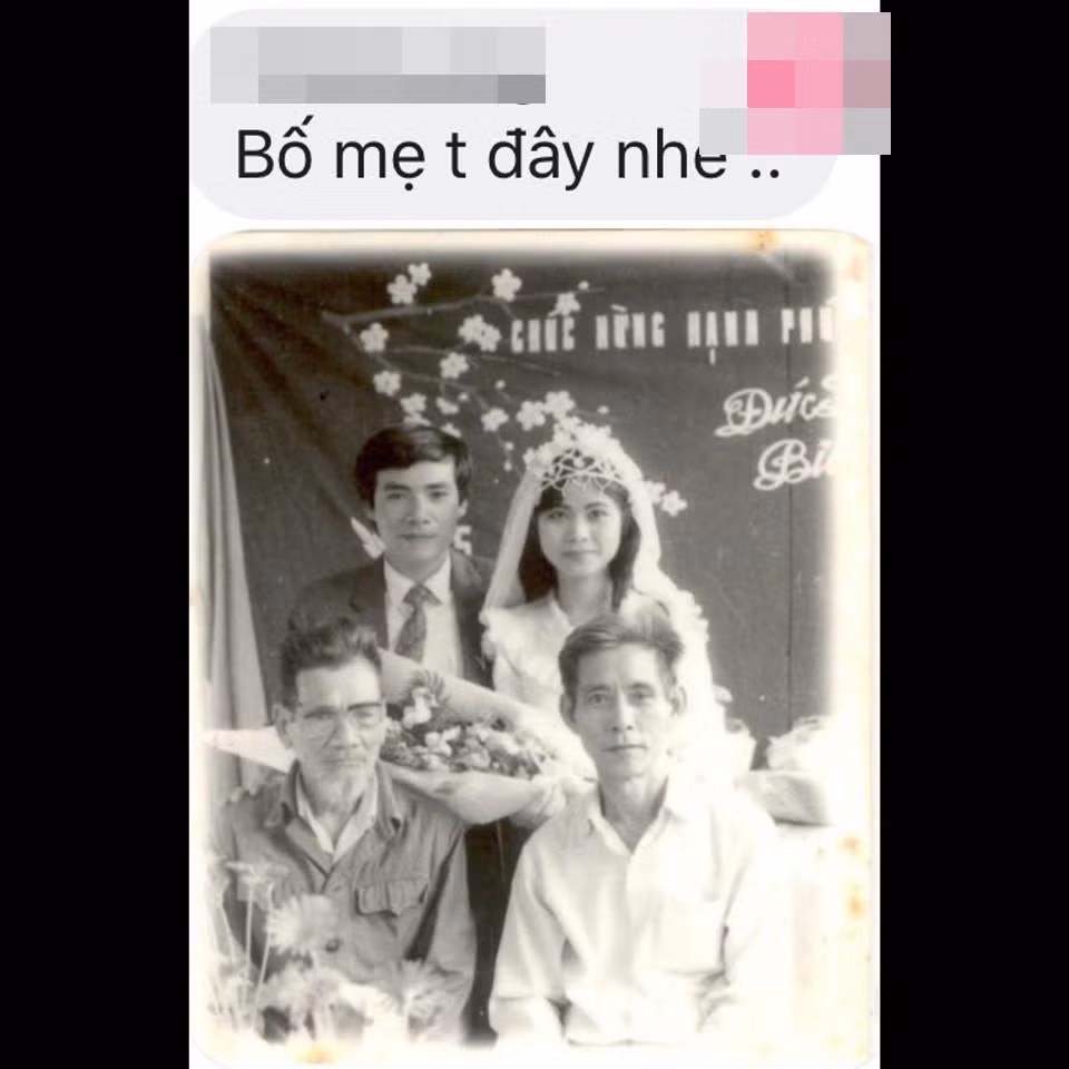 Ngắm những bức ảnh bố mẹ được chia sẻ, dân mạng không ngớt lời khen ngợi vẻ đẹp rất riêng của mỗi người.