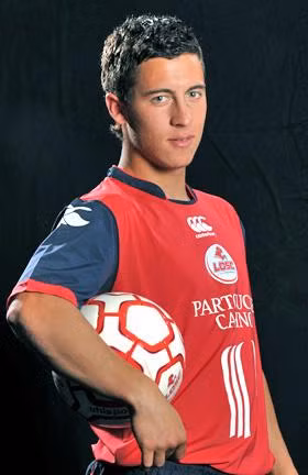 Eden Hazard: Hazard đã chuyển từ Bỉ tới Pháp khi mới 14 tuổi để phát triển sự nghiệp của mình và chơi cho đội dự bị của Lille năm 16 tuổi, ở giải hạng Tư Pháp, trong khi cũng ra sân thường xuyên cho đội U18. Trong 6 tháng, anh gây ấn tượng mạnh tới mức được gọi lên đội 1 cho một trận giao hữu và ra mắt chính thức ở trận gặp Nancy từ ghế dự bị vào tháng 11.