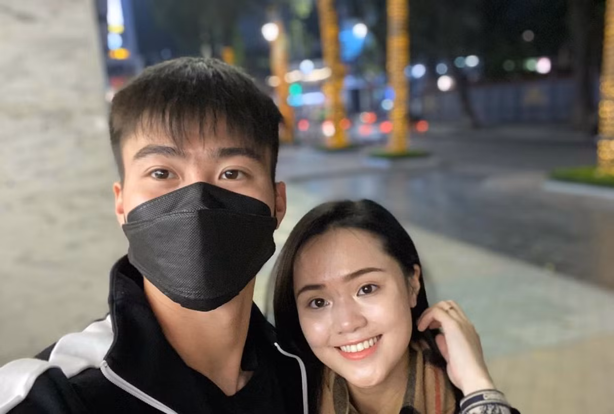 Hiện tại, Duy Mạnh đang phải điều trị chấn thương đầu gối nghiêm trọng sau va chạm ở trận Siêu cúp Quốc gia với TP HCM. Dự kiến anh sẽ phải nghỉ thi đấu dài hạn.