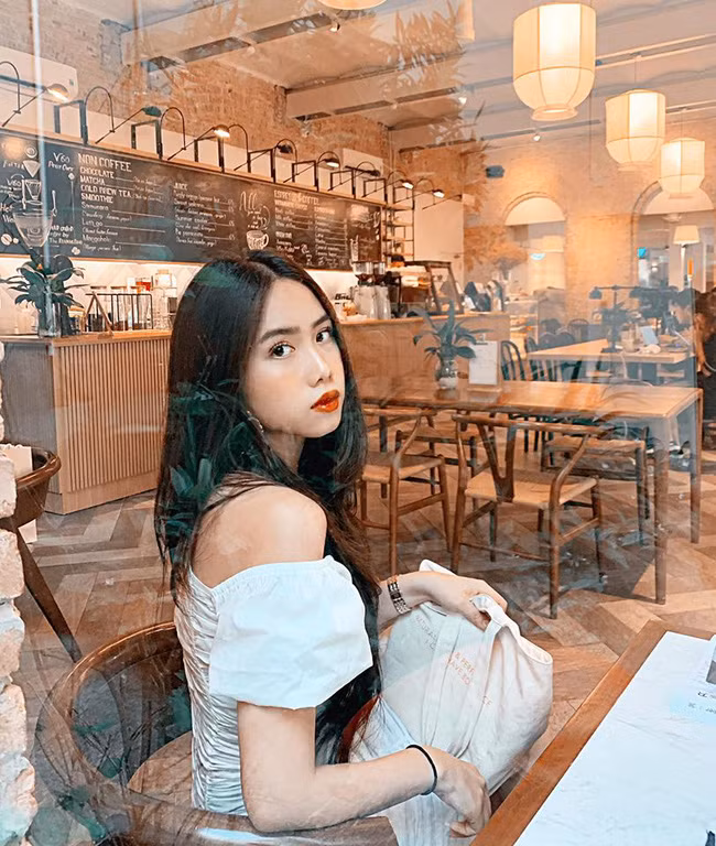 Những bài đăng này của hotgirl 9X này nhận được tương tác cao từ cư dân mạng.