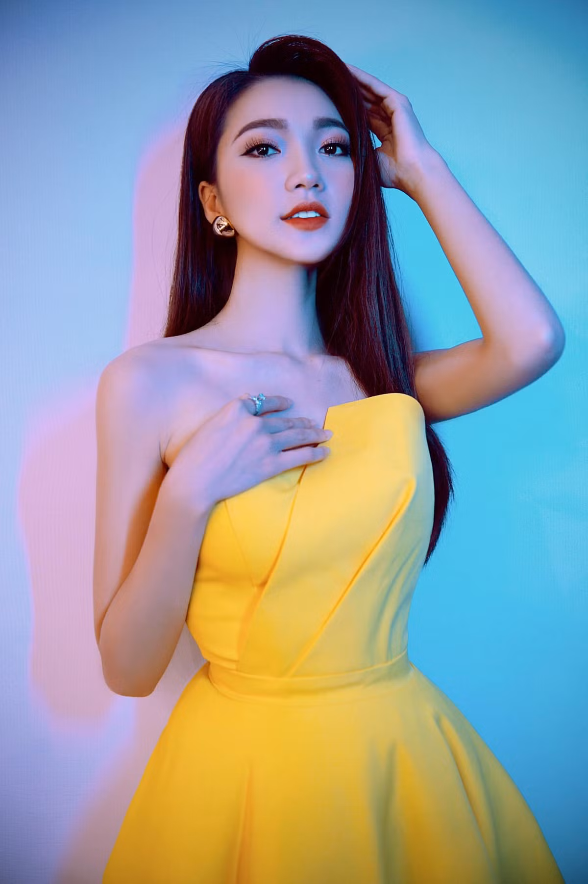 Top 10 Hoa hậu Hoàn vũ 2017 từng cho biết có chạnh lòng khi người yêu cũ đi lấy vợ.