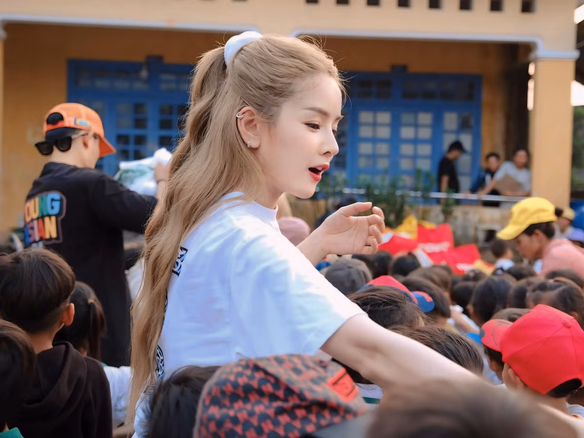 Nữ DJ Mie (tên thật Trương Tiểu My, SN 1995, quê Đà Nẵng) là một cái tên đã quá quen thuộc trong làng DJ Việt, dòng nhạc cô theo đuổi và thành công là EDM.