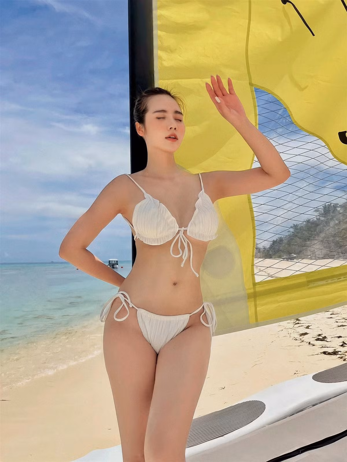 Cô nàng thường xuyên đăng tải những bức ảnh gợi cảm lên trang cá nhân.