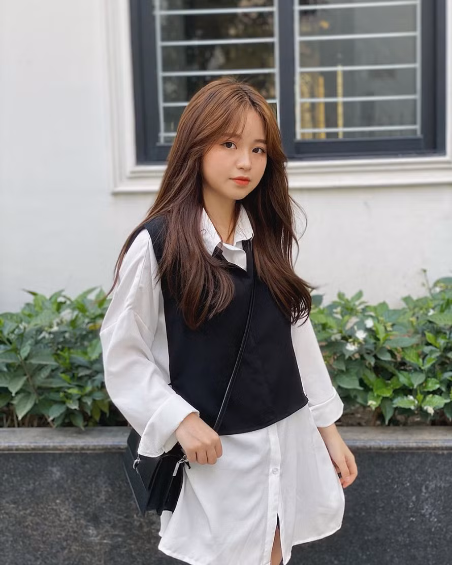 Thanh Thủy cho biết cô cảm thấy vô cùng bực bội khi hình ảnh của mình bị người khác sử dụng linh tinh. Việc bị cho rằng có tiếp xúc với hai du khách người Anh nhiễm Covid-19 gây ảnh hưởng không nhỏ đến cuộc sống của cô.