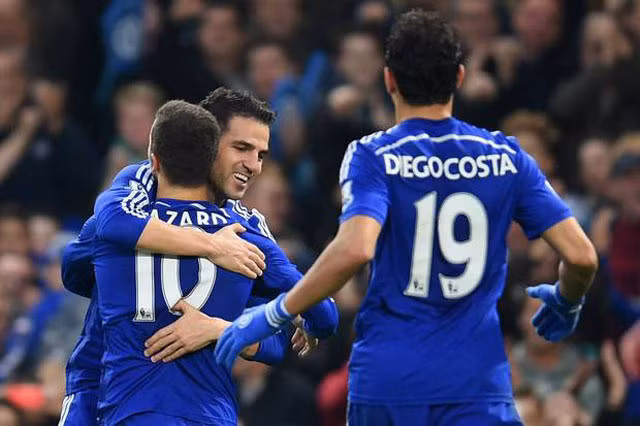 Tại Premier League, Chelsea đang thăng hoa trên BXH. Để có được điều đó, Chelsea phải dựa vào rất nhiều bộ ba Eden Harzard, Fabregas và Diego Costa. Trong đó, Hazard và Fabregas mang vai trò kiến tạo để cho Diego Costa lập công. Nhưng đôi khi cũng chính 2 cầu thủ này mang về những bàn thắng cho Chelsea.
