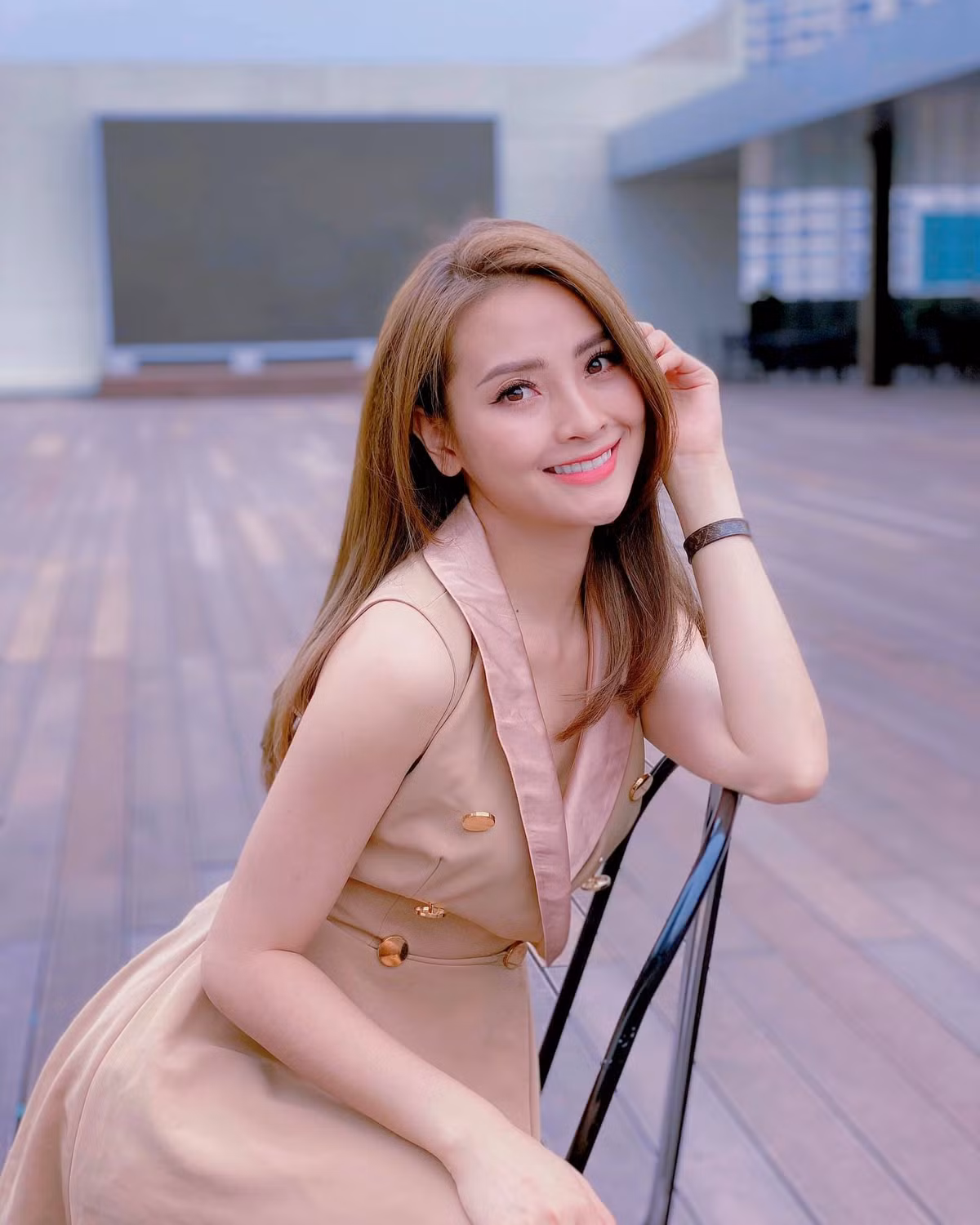 Nguyễn Huyền Trang (SN 1993) được biết đến với biệt danh Mù Tạt là cái tên quen thuộc với các khán giả của đài VTV, đặc biệt là những ai yêu mến chương trình "Bữa trưa vui vẻ".