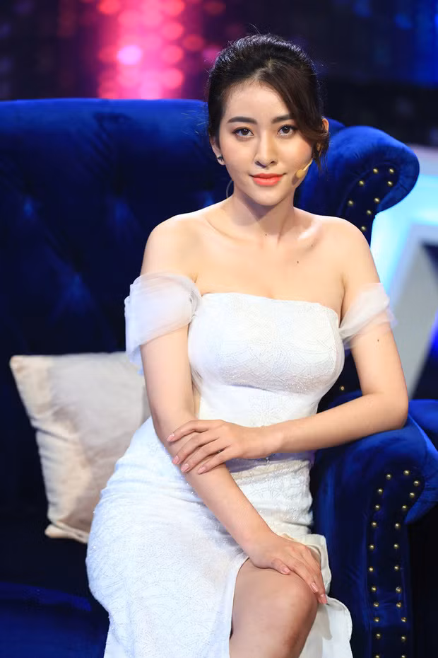 Nụ cười nhẹ nhàng và cách nói chuyện từ tốn của Huyền Thoại đã đốn tin khán giả xem chương trình ngày hôm đó.