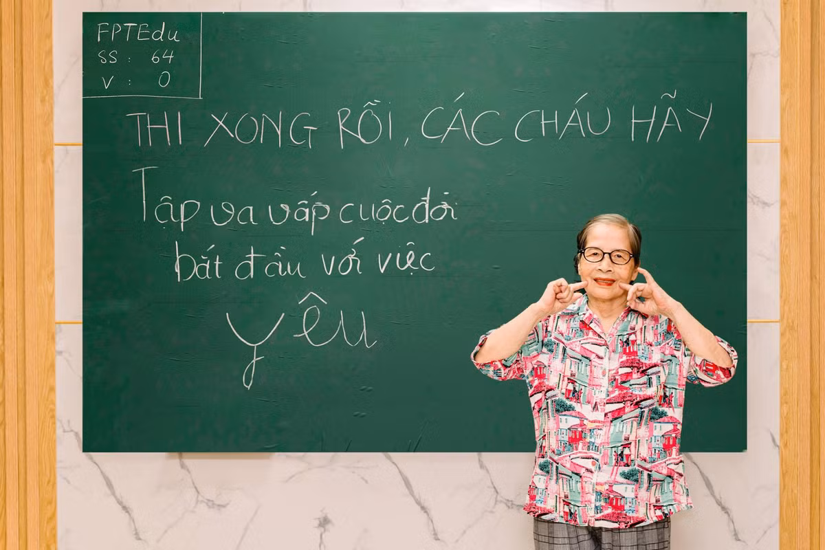Khi đi học, rất nhiều phụ huynh cấm con cái không được yêu đương để tập trung cho việc học hành, vậy nên đây là lời nhắn đến các con cháu đầy thú vị.
