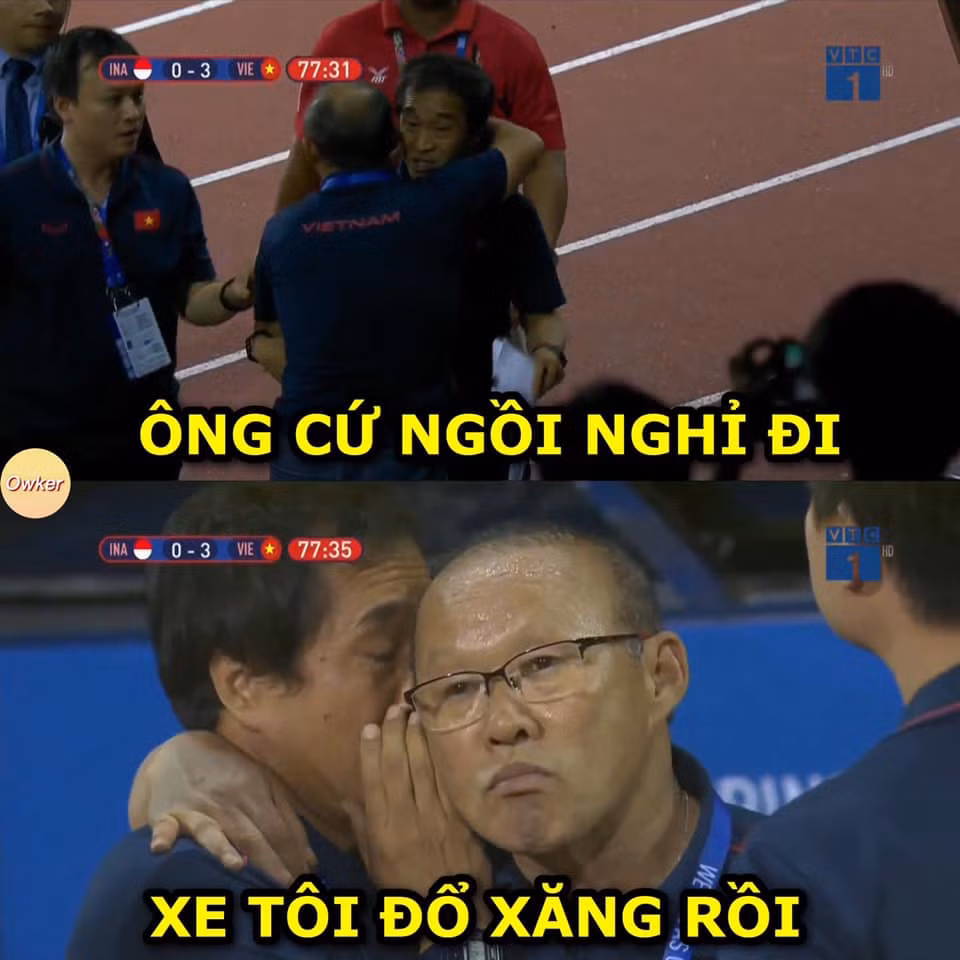 Ông Park và ông Lee thì thầm rủ nhau đi "bão" sau khi phải nhận thẻ đỏ từ trọng tài.