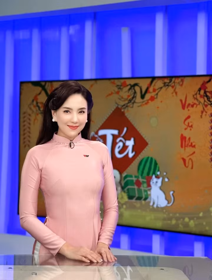 Mai Ngọc là Mc quen mặt của khán giả VTV, từ một "Cô gái thời tiết", cô chuyển hướng qua làm thời sự và vẫn nhận được sự yêu mến của rất nhiều người.