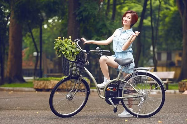 Ai duọc lọi tù vụ lọ ảnh Cong Phuọng hon Hoa Minzy?-Hinh-3