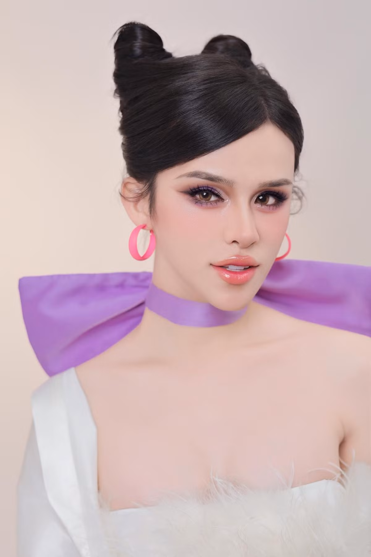 Cách đây ít ngày, Trần Đức Bo cũng đã đu trend bạn gái của mèo Tôm, màn hóa thân của anh khiến nhiều người khen ngợi.