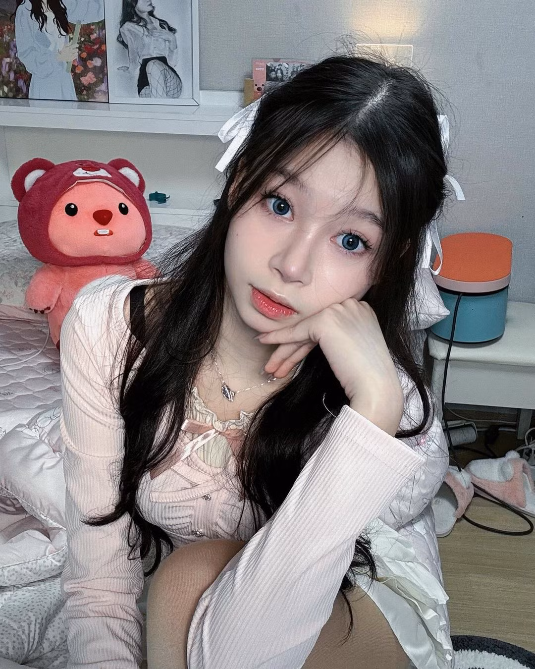 Ngoài kênh Tiktok, trang cá nhân của cô trên Insta và Facebook cũng thu hút hàng chục nghìn lượt theo dõi.