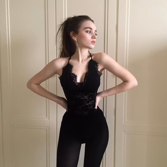Dù sở hữu 300.000 lượt theo dõi trên trang cá nhân nhưng hot girl xứ Bạch Dương lại rất ít khi chia sẻ chuyện cá nhân.