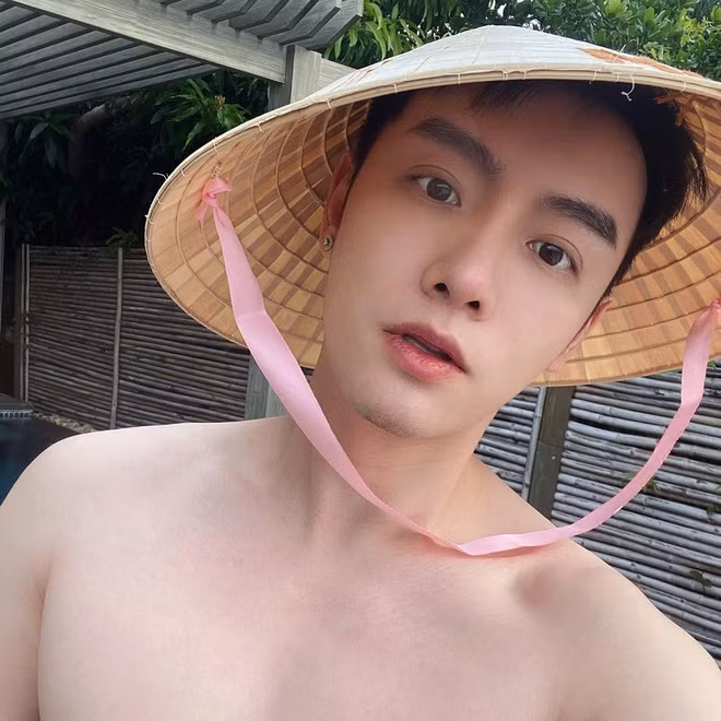 Thế nhưng ảo tới mức lấy ảnh người khác để mạo danh đi thả thính khắp nơi rồi bị phát hiện vẫn cố cãi như sự việc dưới đây thì đúng là chỉ có 1-0-2.