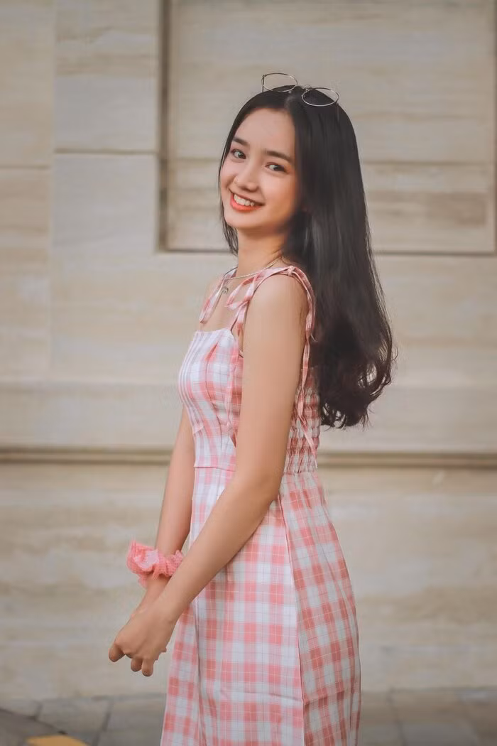 Cô bạn này có tên là Nguyễn Thị Ánh Nguyệt, hiện là sinh viên năm 3 tại trường Đại học Tôn Đức Thắng, ngành Công tác xã hội.
