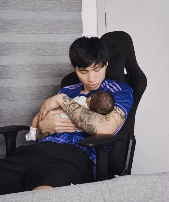 Quý tử đầu lòng của cặp đôi có tên đầy đủ là Đoàn Minh Đăng, biệt danh ở nhà "Lúa". Biệt danh của con trai được Văn Hậu - Hải My đặt gắn liền với biệt danh của nàng Wag là "Thóc" và cũng gắn với quê lúa Thái Bình của chàng cầu thủ.