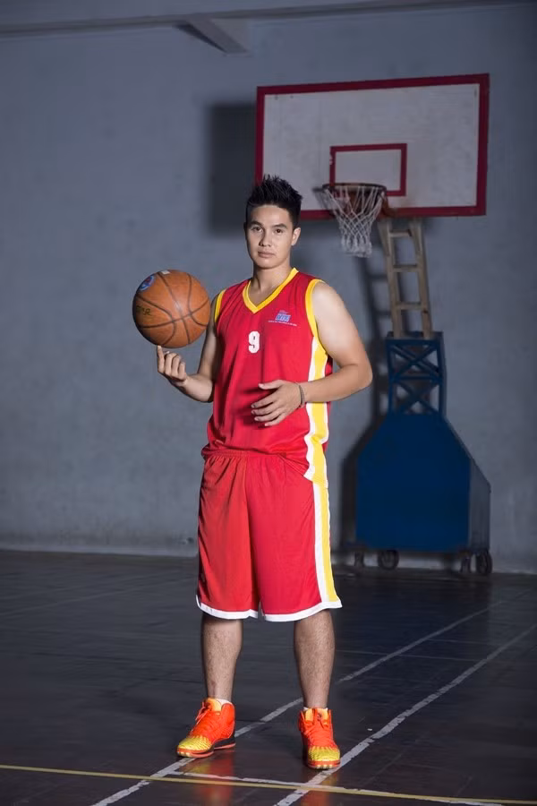 Baggio sở hữu chiều cao khủng lên tới 1m83 cùng thân hình thể thao rắn rỏi. Cũng chính lợi thế hình thể này mà ngoài đóng phim, Baggio còn là VĐV bóng rổ đầy tiềm năng của đội trẻ TP HCM.