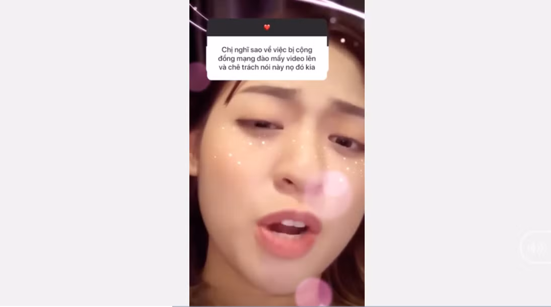 Cách đây không lâu, trên trang cá nhân của mình, Trần Thanh Tâm từng đáp trả cực gắt khi bị dân mạng "ném đá" vì cho rằng cô nàng "điệu chảy nước", cố tình làm lố.