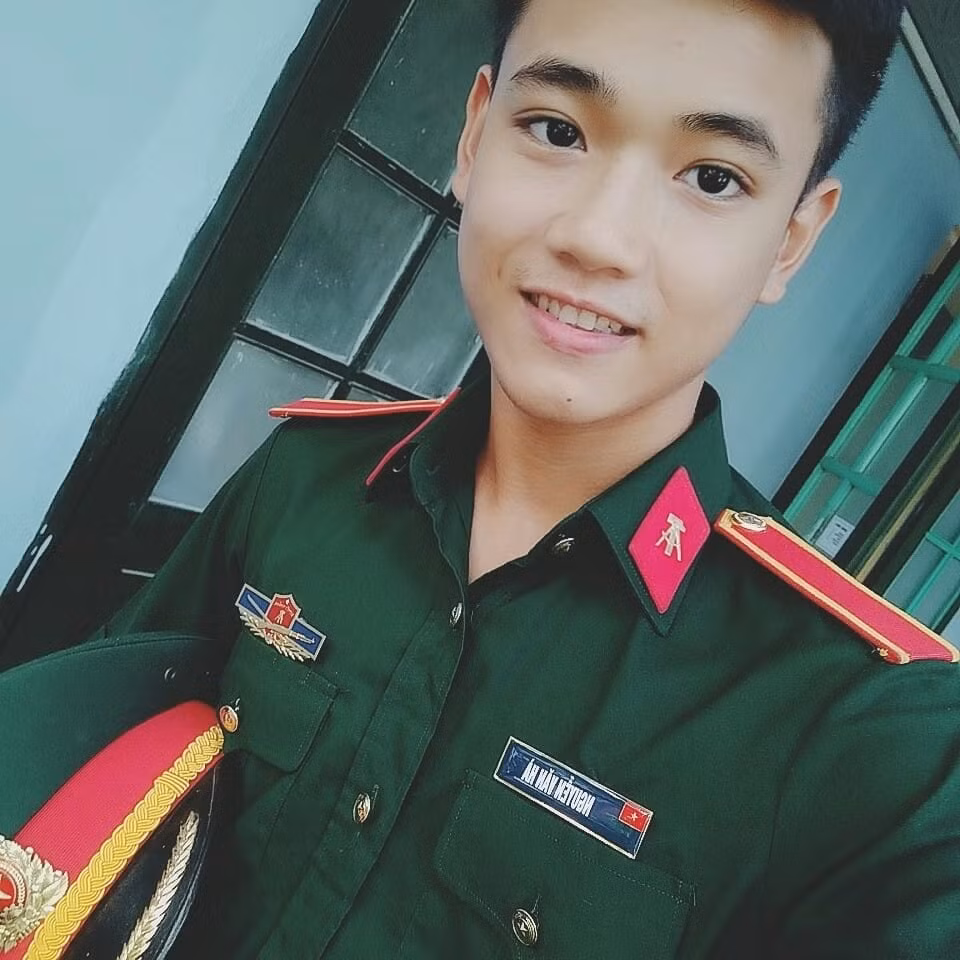 Văn Hà từng chia sẻ, ước mơ của anh chàng là trở thành kỹ sư xây dựng và quân nhân.