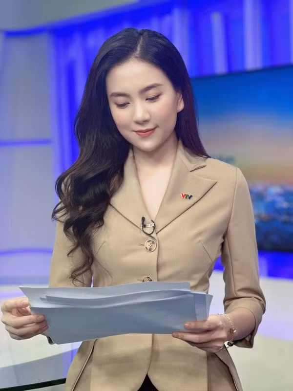 Hiện tại, ngoài công việc ở nhà đài, Mai Ngọc kinh doanh thời trang và khá thành công.